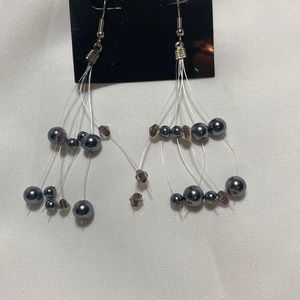 Illusion floating pearl earrings